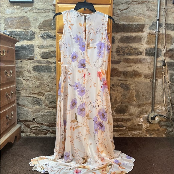 New Calvin Klein Spring/Summer Floral Dress - Picture 2 of 10